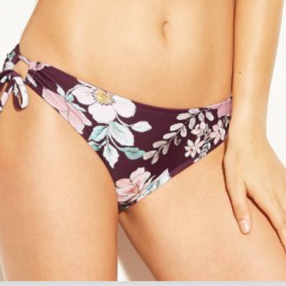 NWT’s Bundle of 2 Women’s Bikini Bottoms - Picture 3 of 7